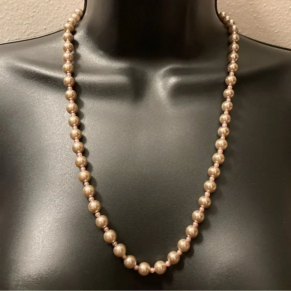 Vintage Pearl Necklace Classic Formal Cocktail Jewelry - Picture 3 of 12